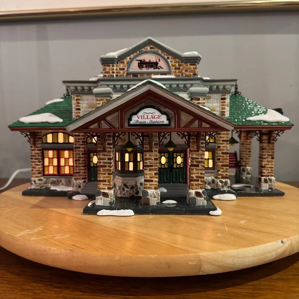 Department 56 Village Train Station Snow Village 55331 w/ Box